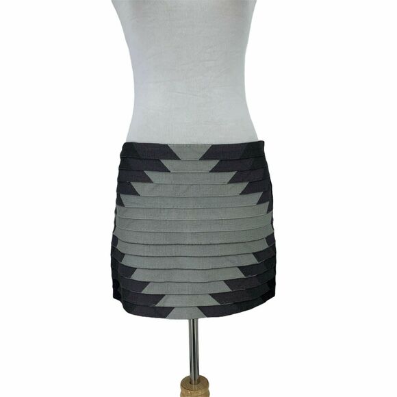 Haute Hippie Aztec Ini Bandage Mini Skirt Women's Size M Soft Stretch Geometric - Picture 1 of 10